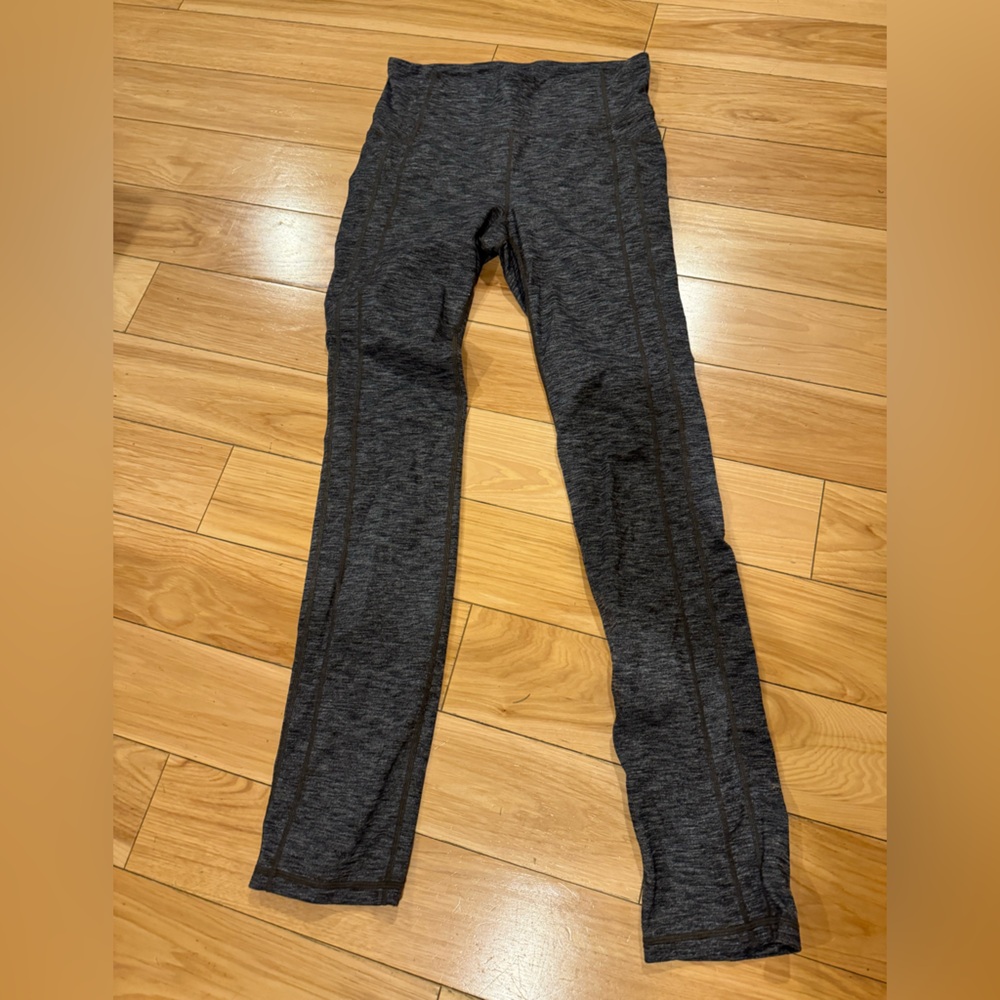 Athleta pants in a heathered gray , in great condition